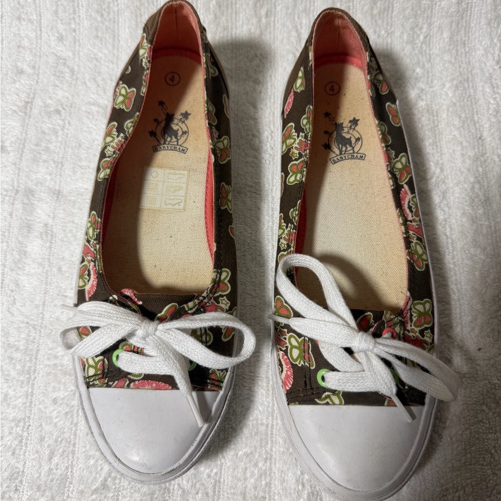 Vintage Women Babycham Canvas Sneakers Brown with Butterfly Pattern. US size 7.5